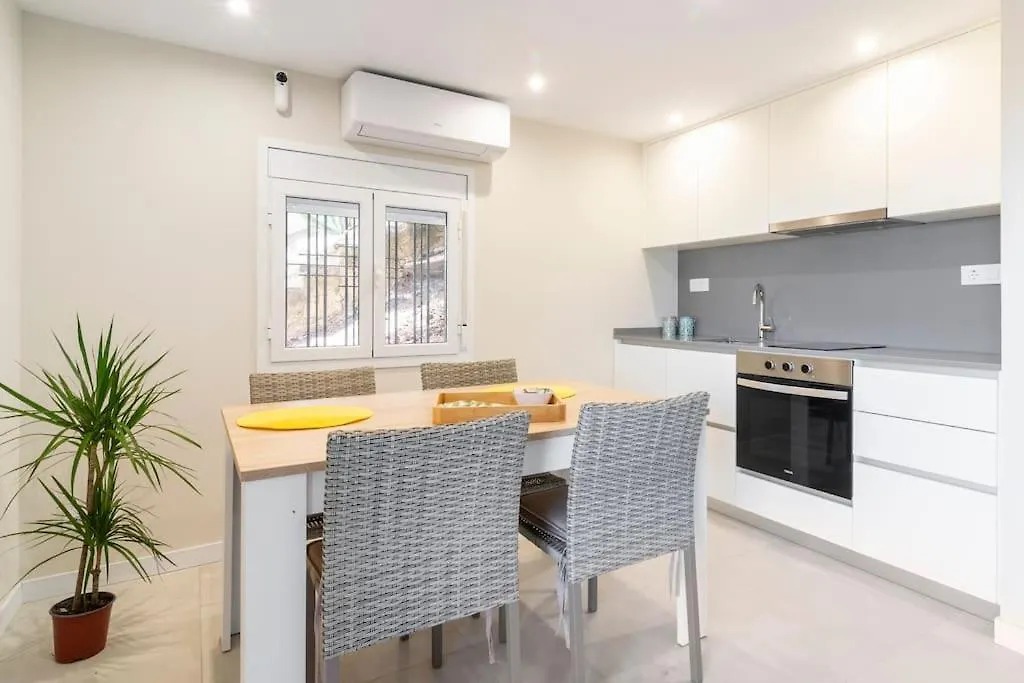 Sea View Forest Apartment Lloret de Mar İspanya